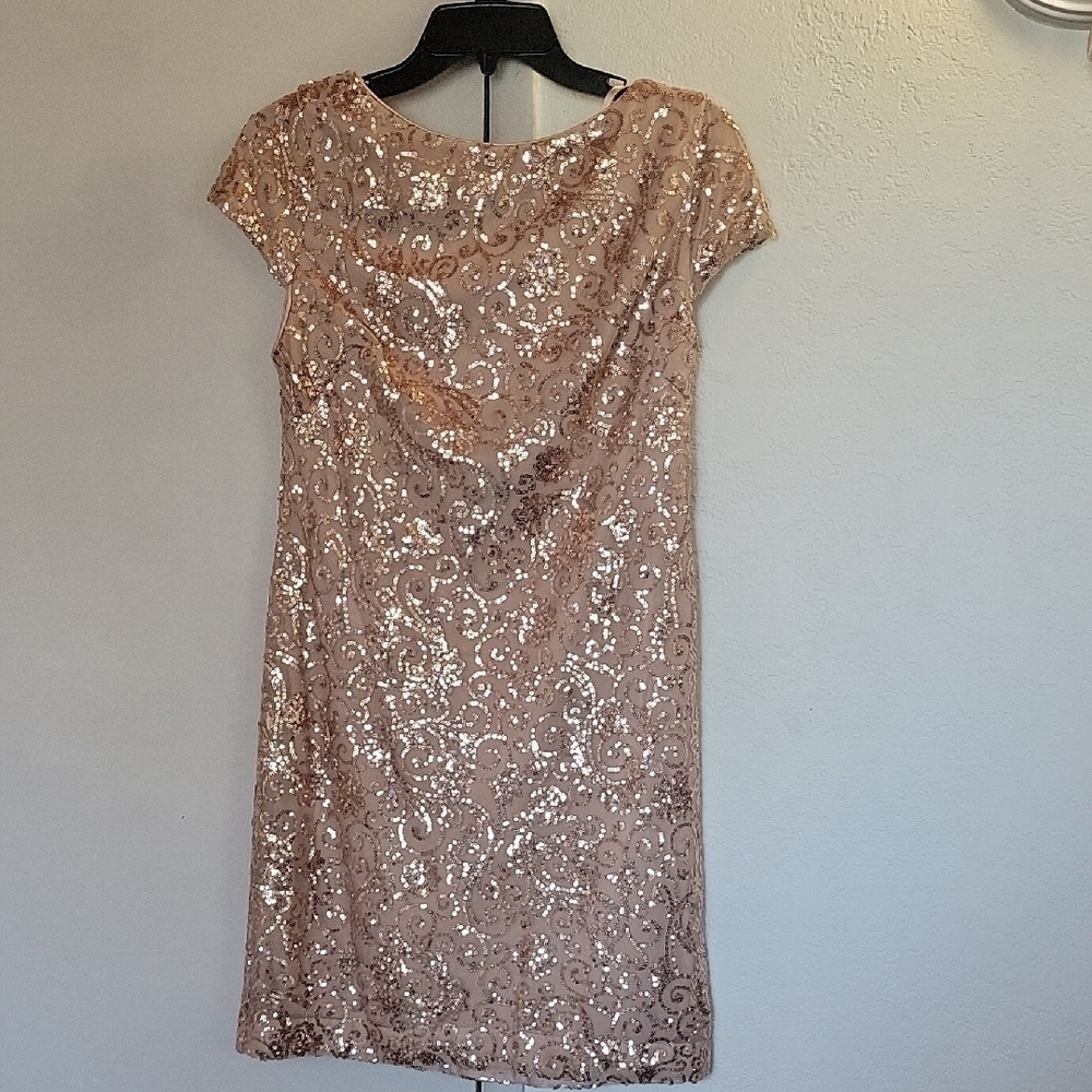 JESSICA HOWARD Elegant Sequin Dress Mini in Gold  Size 6